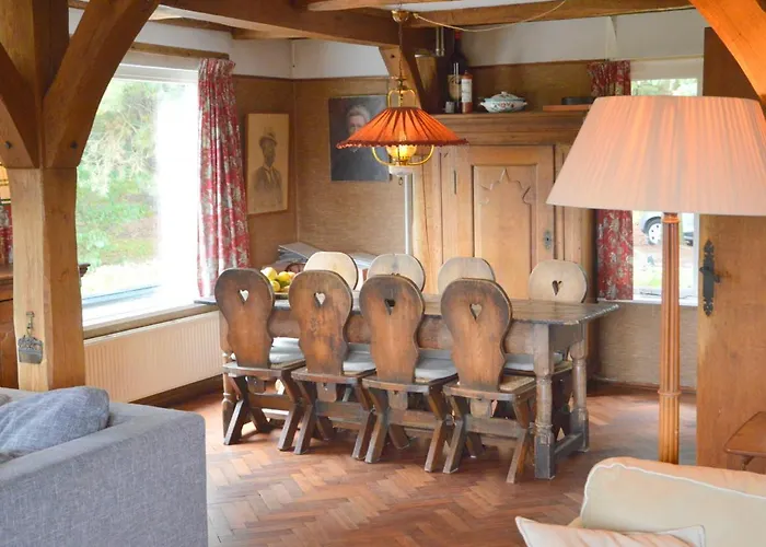 Quaint Mansion In With Terrace Hébergement de vacances