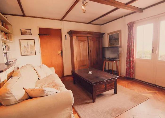 Hébergement de vacances Quaint Mansion In With Terrace