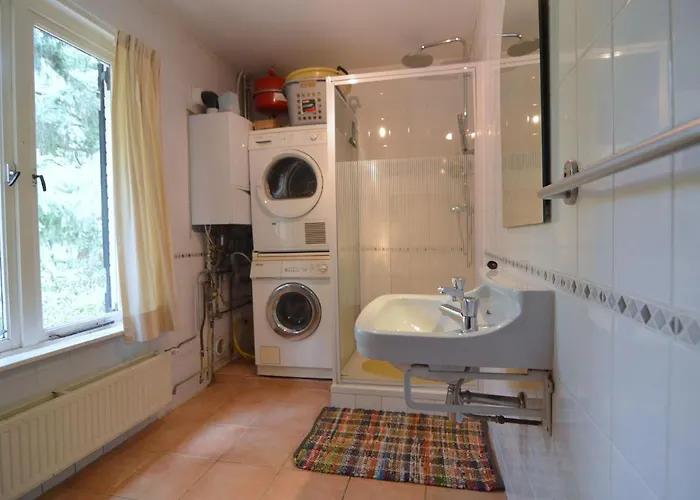 Hébergement de vacances Quaint Mansion In With Terrace *