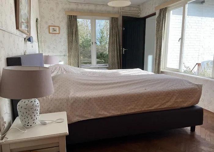 Quaint Mansion In With Terrace * Oploo