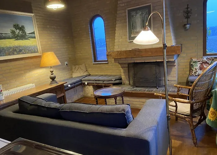 Hébergement de vacances Quaint Mansion In With Terrace Oploo