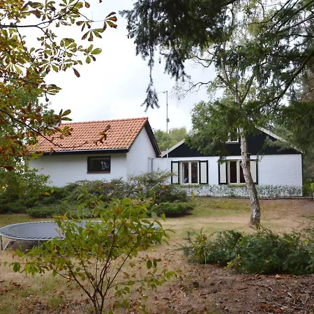 بيت للعطل Quaint Mansion In With Terrace Oploo