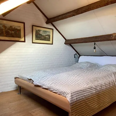Quaint Mansion In With Terrace بيت للعطل Oploo